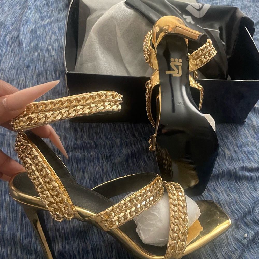 Shane Justin Gold Chain Detail Heels
